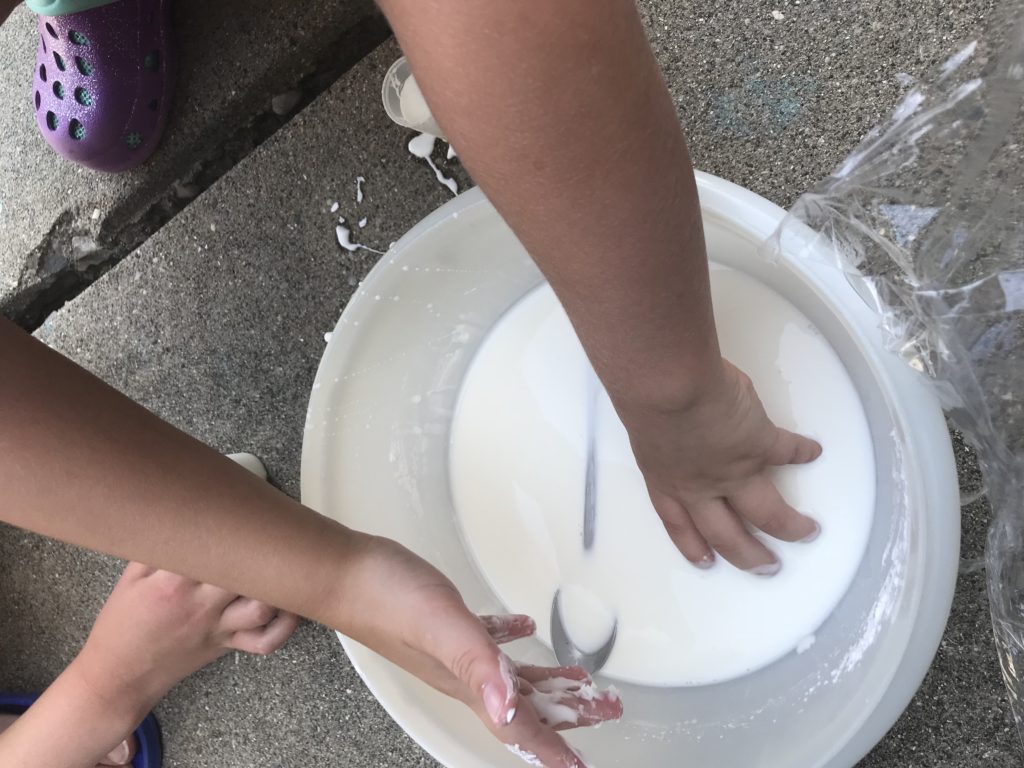 How to make Chalk Rockets with your kids ⋆